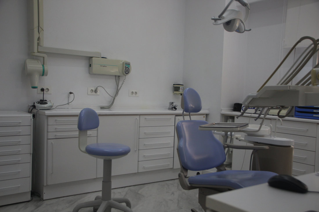 Clínica Dental Astolfi en Sevilla, especialistas en periodoncia y ortodoncia 